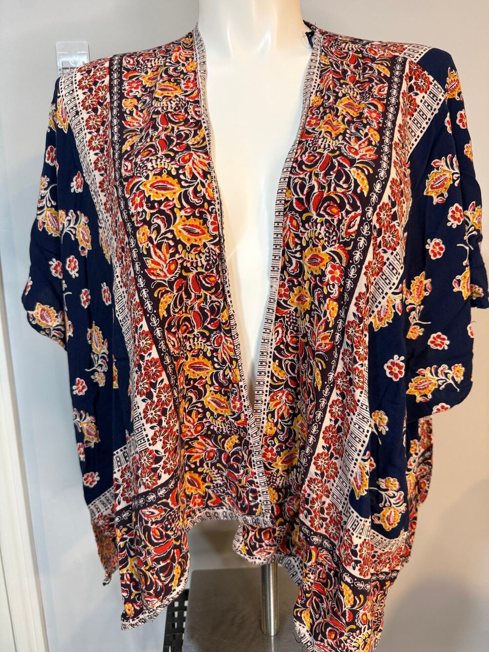 Angie Floral Border Print Kimono Top  Women's Large Navy Orange EUC